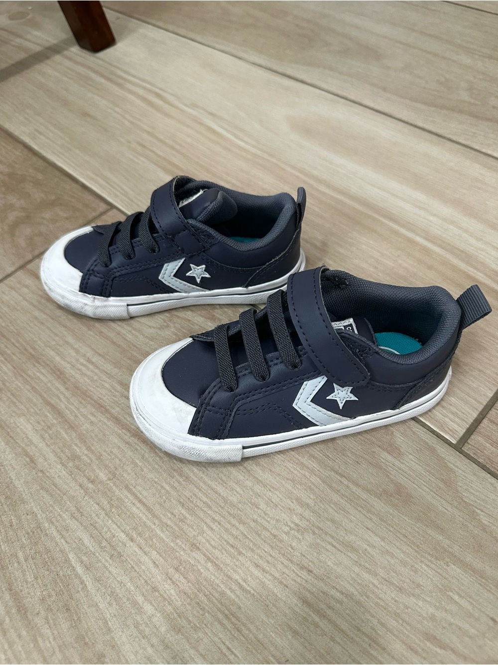 Leather Converse Low-Top Sneakers (Toddler Size 8)